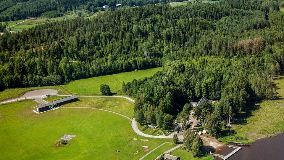Här ser du en bild över området med badplatsen vid Byälven och Värmland Vikingacenter med vikingaby samt lekplats